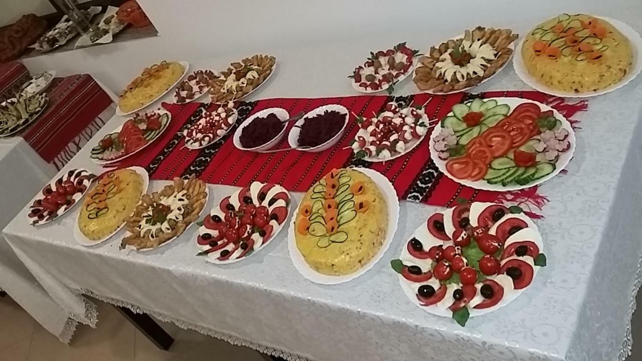 Pensiunea Poiana Soarelui Brates 外观 照片