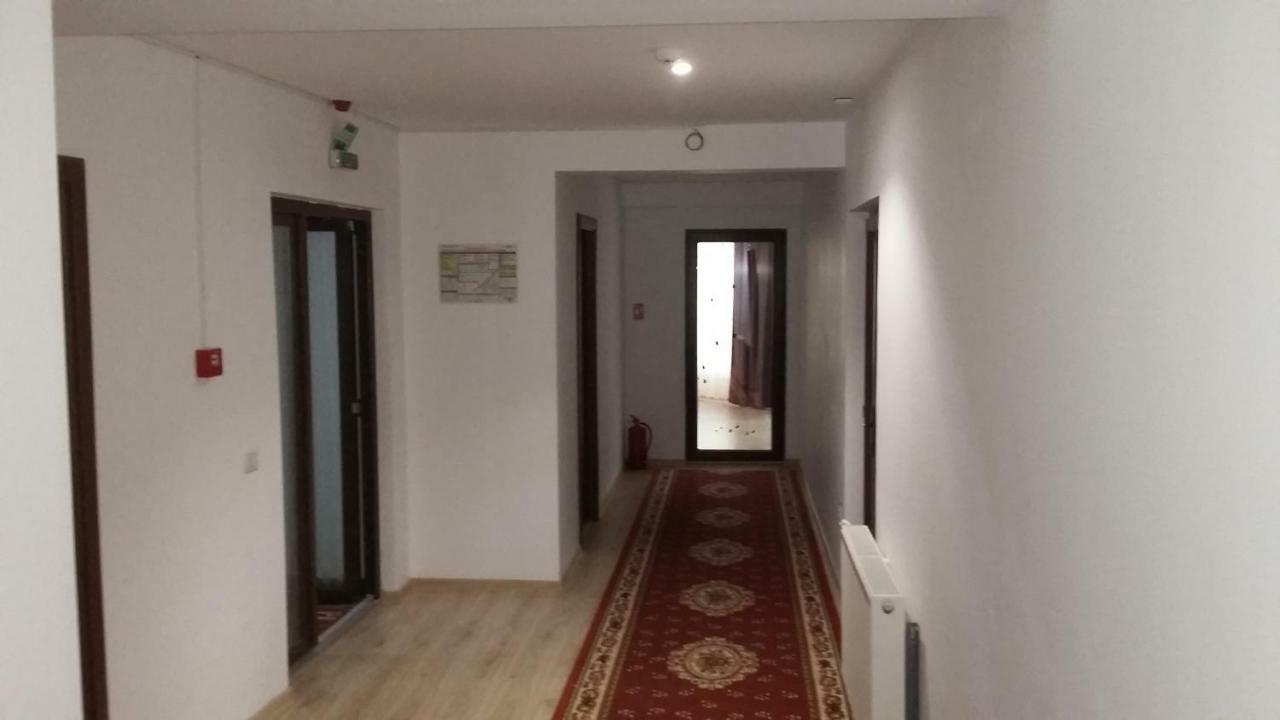 Pensiunea Poiana Soarelui Brates 外观 照片