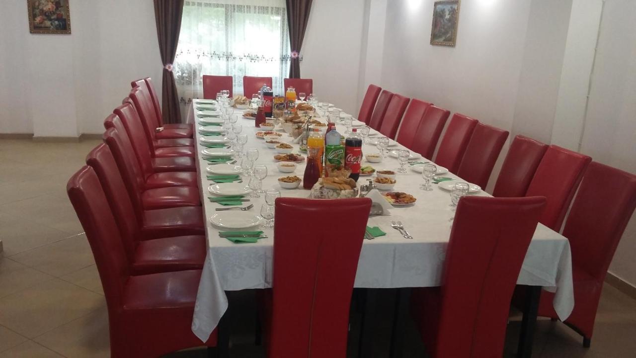 Pensiunea Poiana Soarelui Brates 外观 照片